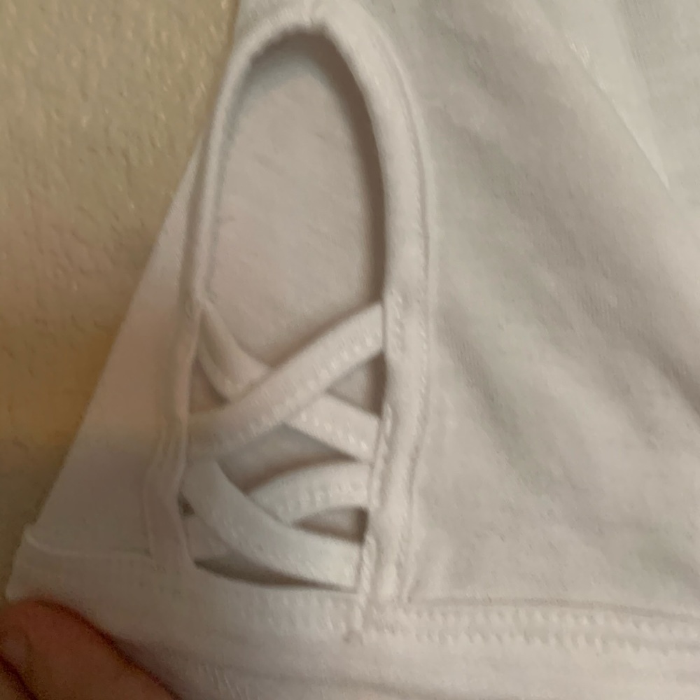 White Top - Picture 3 of 3